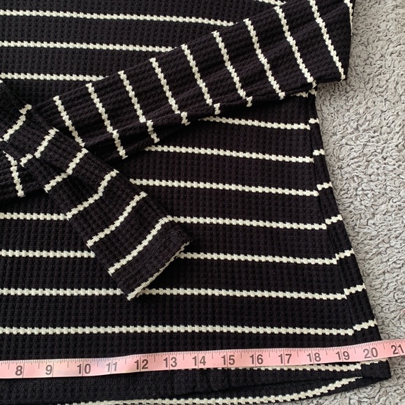 Anthropologie Top - Picture 6 of 7